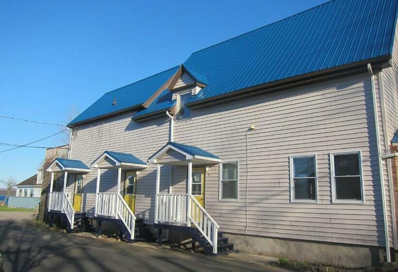 带2个双人床的标准工作室, Seawinds Motel & Cottages