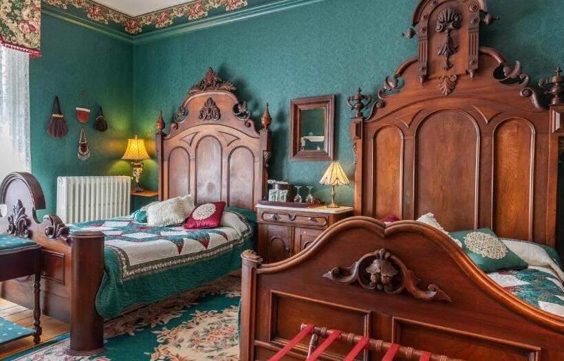 デラックスルーム, Fitzroy Hall