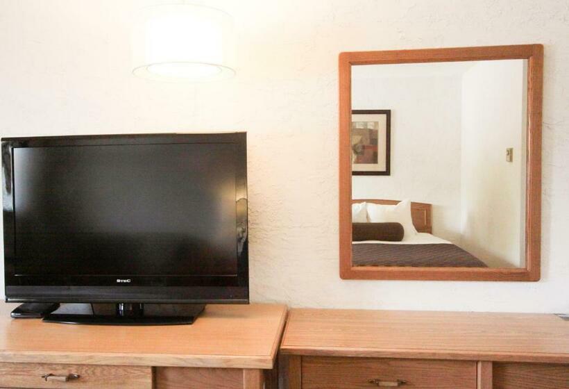 Студия Стандарт, Crystal Springs Lodge