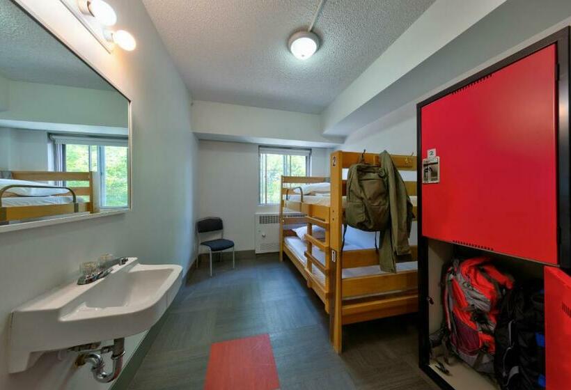 Кровать в Общей Комнате, Hi Edmonton   Hostel
