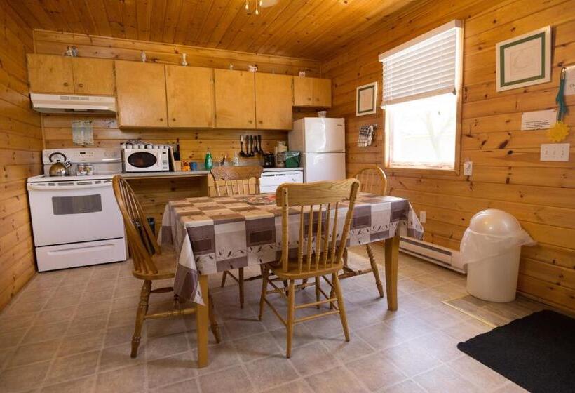 کلبه ییلاقی, North Rustico Motel & Cottages