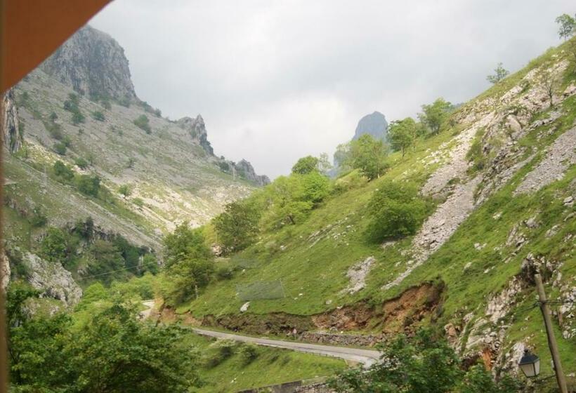 스탠다드 룸, Garganta Del Cares