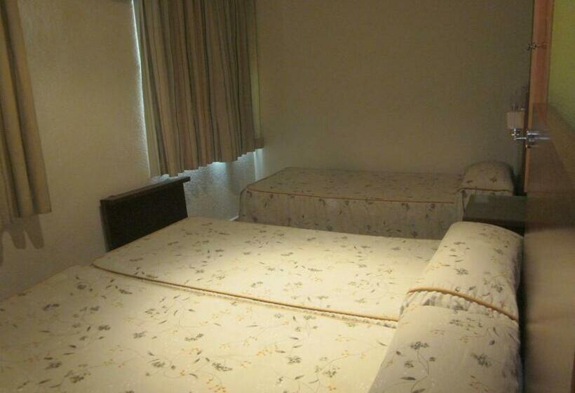 اتاق استاندارد سه نفره, Totana Sur