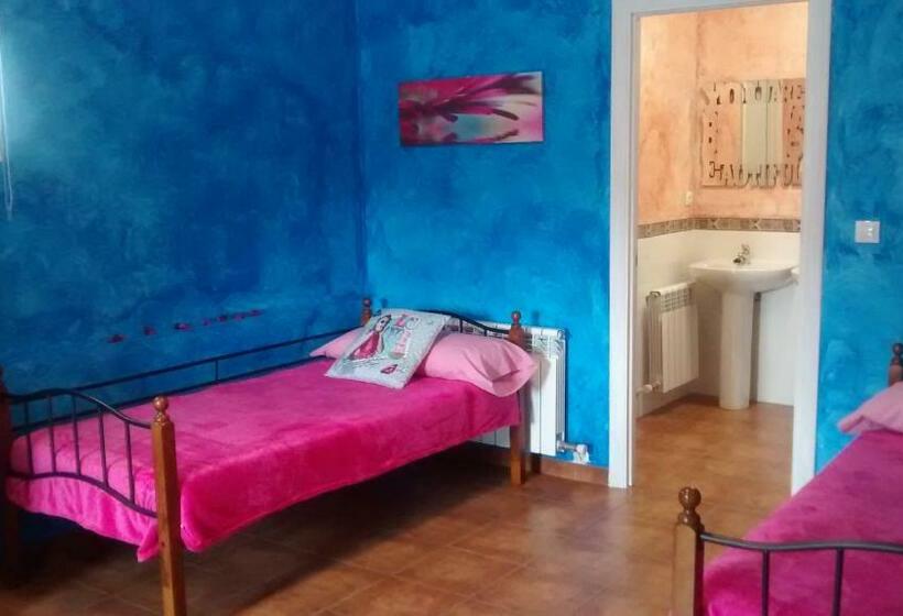 Четырехместный Номер Стандарт, Hostal A La Sombra Del Laurel