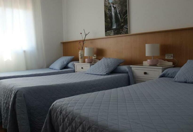 Кровать в Общей Комнате, Albergue Turistico Silleda