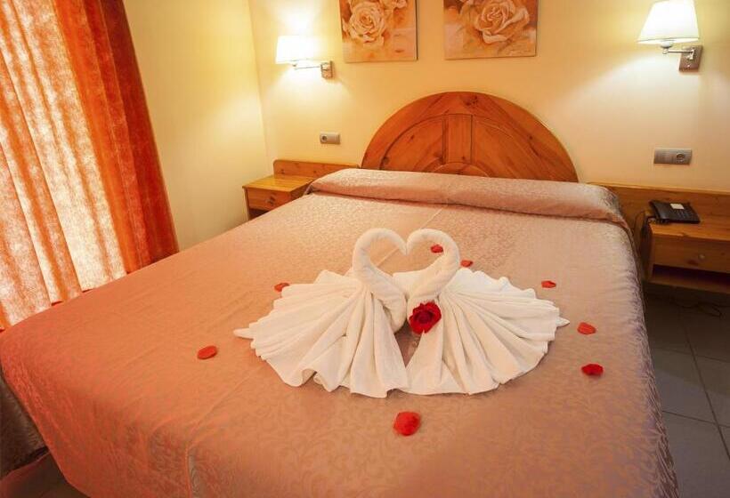 Romantic Room, El Pinche De Oro