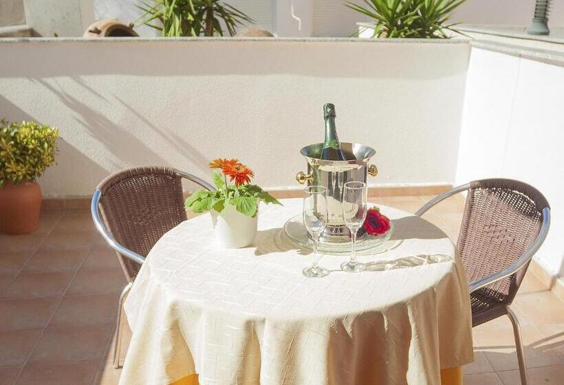 Romantic Room, El Pinche De Oro