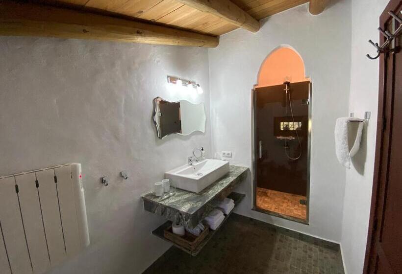 キングサイズベッドのデラックスルーム, Valle Del Arroyo Casas Rurales  Bed & Breakfast
