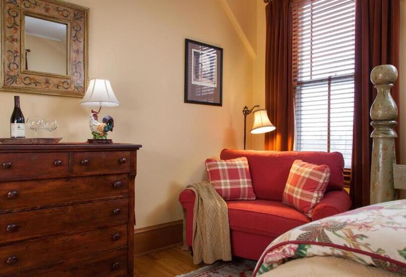 Номер Deluxe, Lang House On Main Street Bed & Breakfast