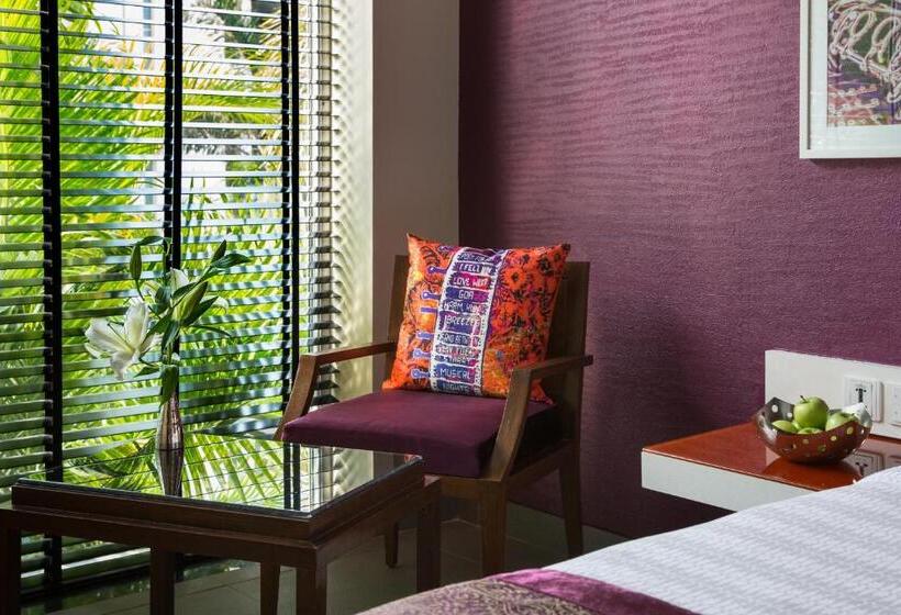 Номер Deluxe Вид на Бассейн, Hard Rock Hotel Goa Calangute