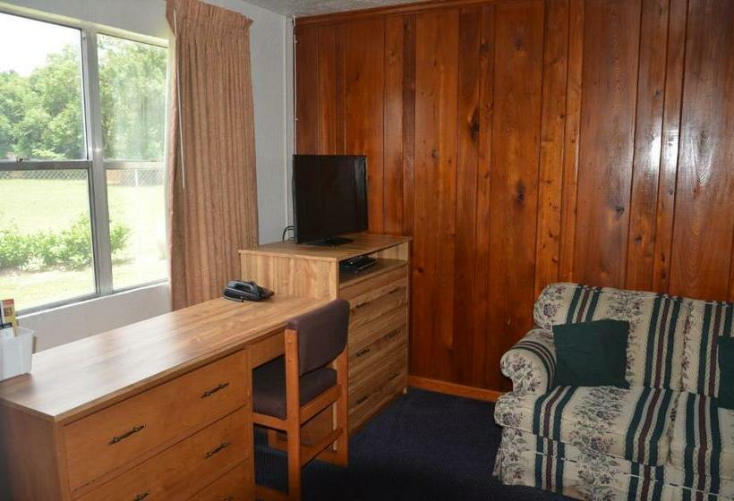Люкс 3 Спальни, El Camino Motel