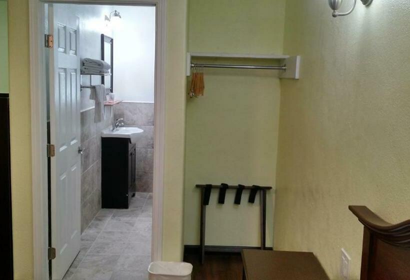 Номер Стандарт 2 Двуспальные Кровати, El Rancho Motel