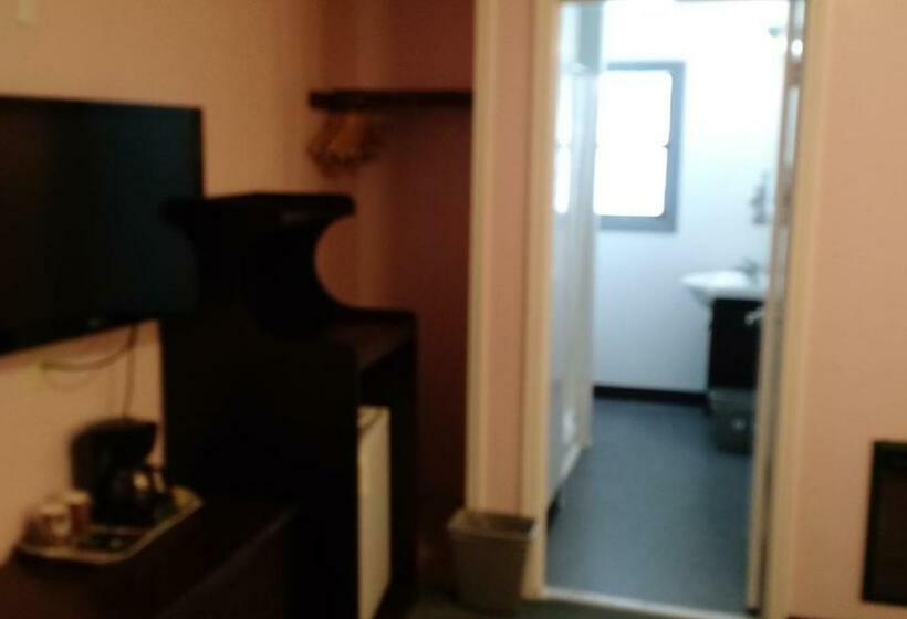 Номер Стандарт, El Rancho Motel