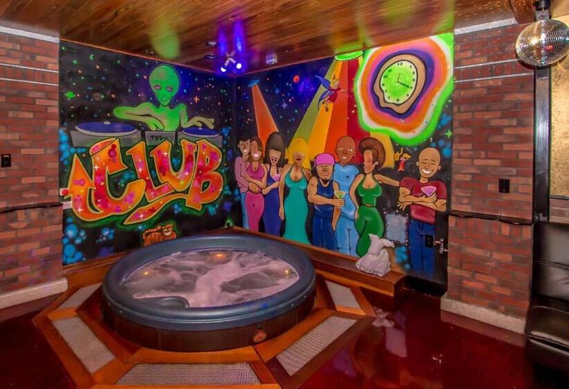 Номер Клуб, Adventure Suites