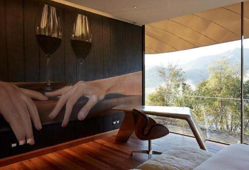 سوییت, Vik Chile