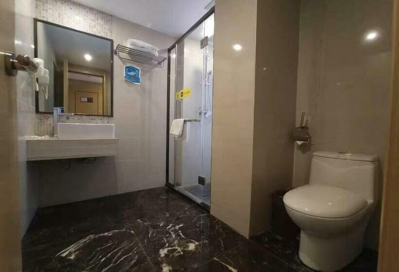 带2个双人床的标准工作室, 7days Dongguan Tangxiayin Square Walmart