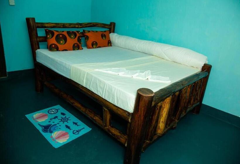Номер Стандарт, Travellers Home
