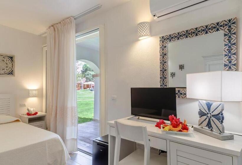 豪华房间, Porto Pino Club