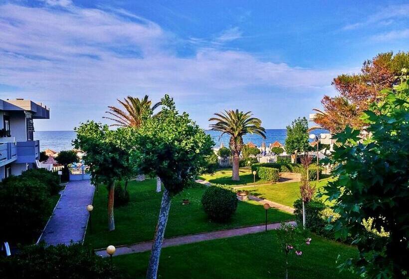 آپارتمان 1 خوابه با چشم‌انداز دریا, Trilocale In Residence Confinante Con La Spiaggia
