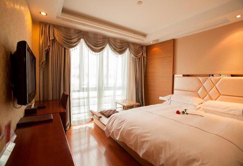 اتاق کلاس بیزنس, Yiwu Luckbear