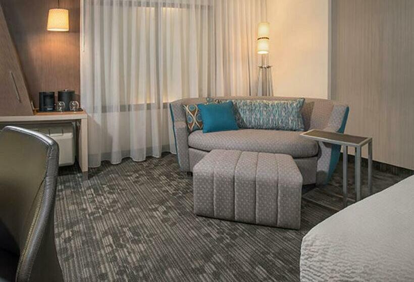Стандартный Номер Кровать Кинг, Courtyard By Marriott Hershey Chocolate Avenue