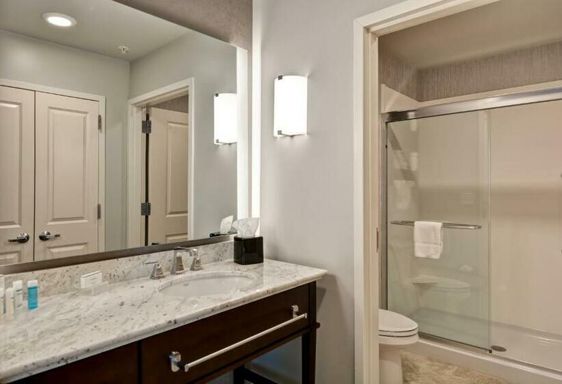 带大床的标准工作室, Homewood Suites By Hilton New Hartford Utica
