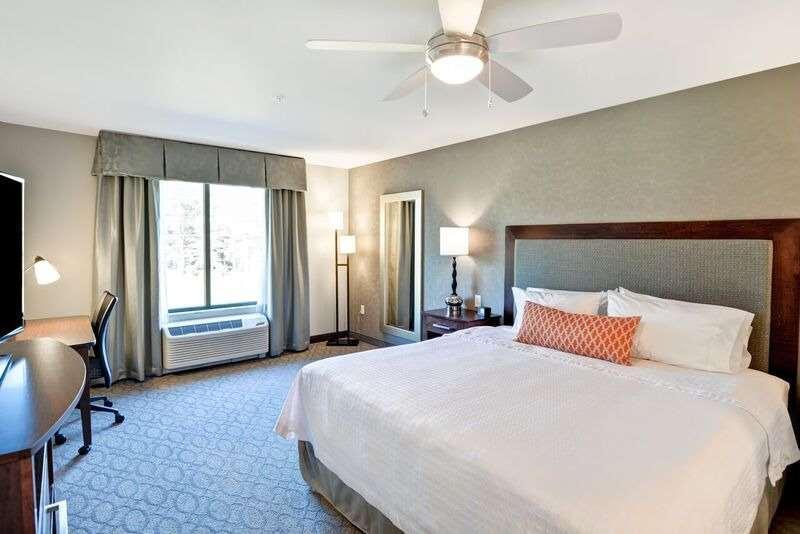 带阳台套房, Homewood Suites By Hilton New Hartford Utica