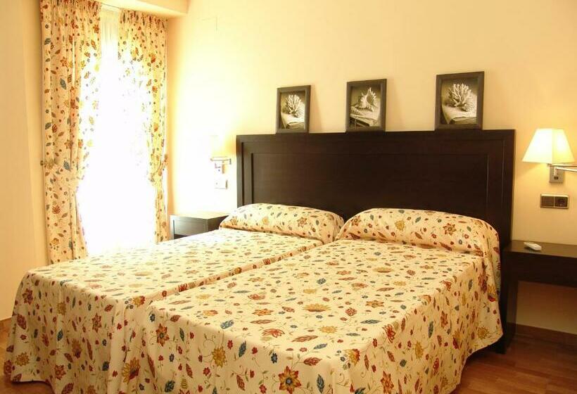 Номер Стандарт, Hostal Plaza
