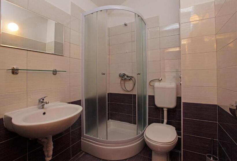 آپارتمان 1 خوابه با بالکن, Apartments Vala