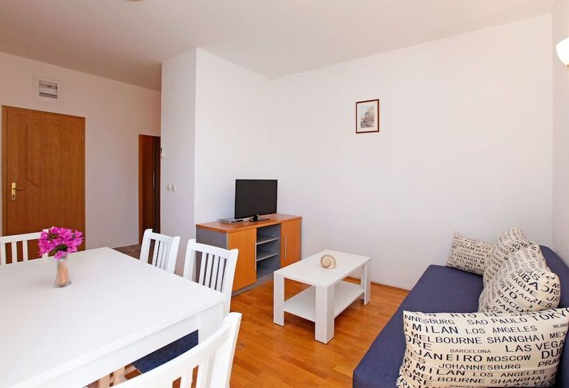 آپارتمان 1 خوابه با بالکن, Apartments Vala
