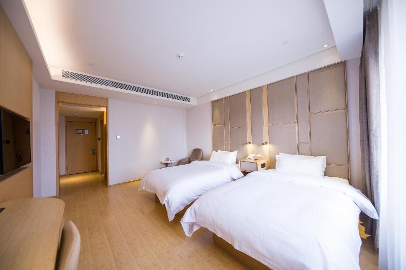 غرفة قياسية, Ji  Beijing West Railway Station South Square