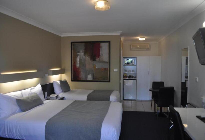 Номер Deluxe, In Town Motor Inn
