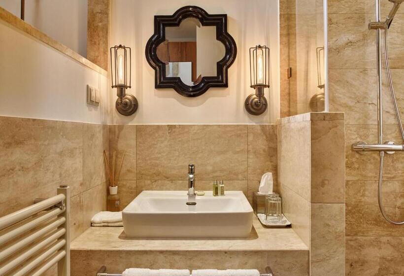 اتاق لوکس, Pest Buda Design