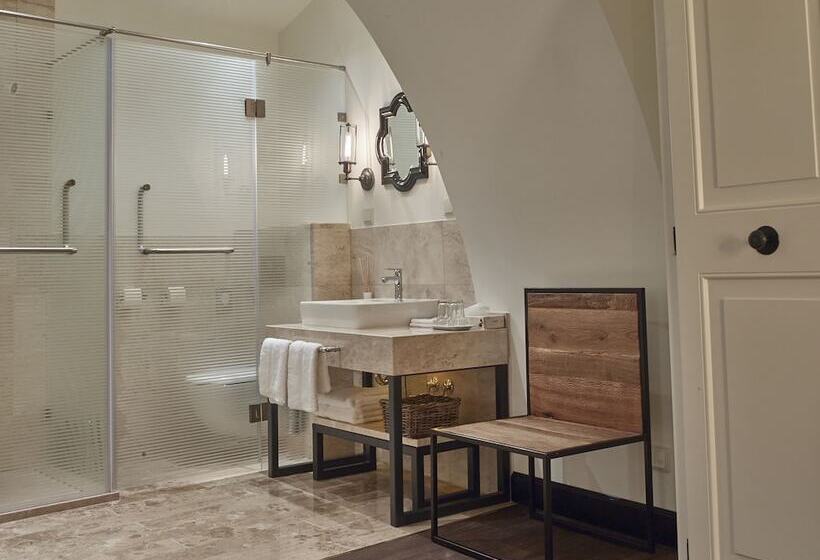 اتاق لوکس, Pest Buda Design