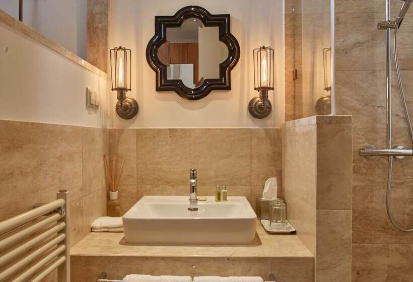 اتاق لوکس, Pest Buda Design
