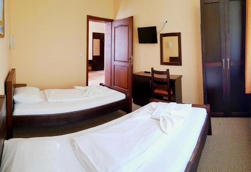 2 Bedroom Suite with Balcony, Family Hotel Chiflik Hills