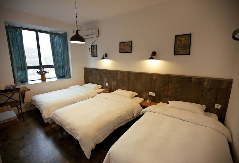 标准三人间, Zhangjiajie Mini Inn
