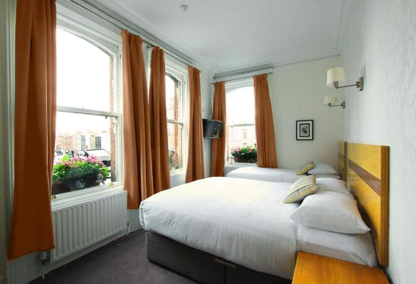 اتاق استاندارد سه نفره, Eccles Townhouse