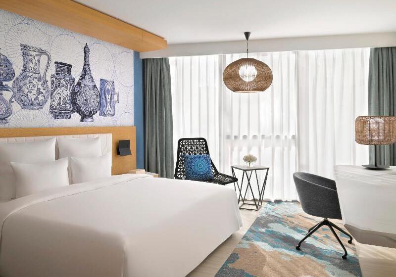اتاق اجرایی با تخت بزرگ, Mövenpick Hotel & Apartments Ghala Muscat