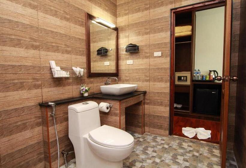 اتاق لوکس با بالکن و چشم‌انداز دریا, Cabana Lipe Beach Resort