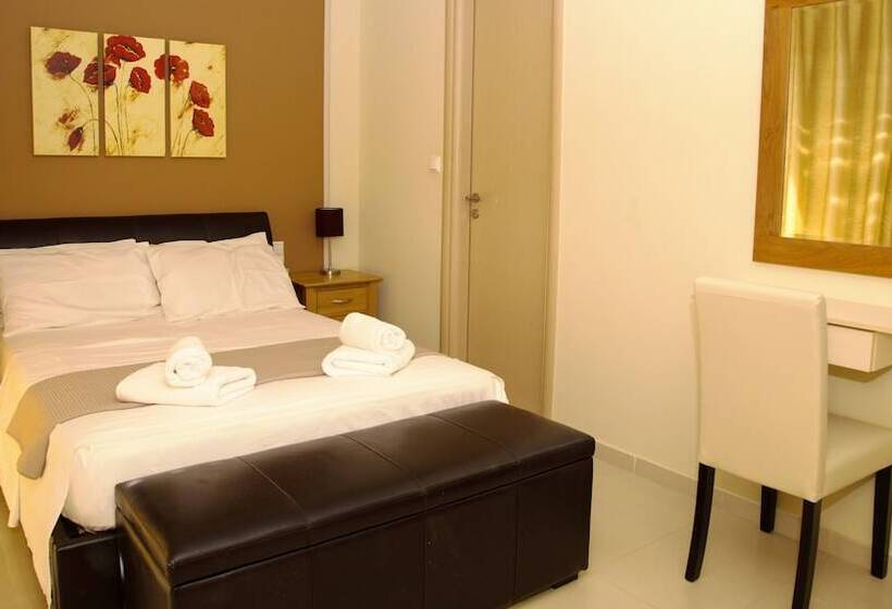 Бунгало с видом на бассейн, Lagada Bay Resort