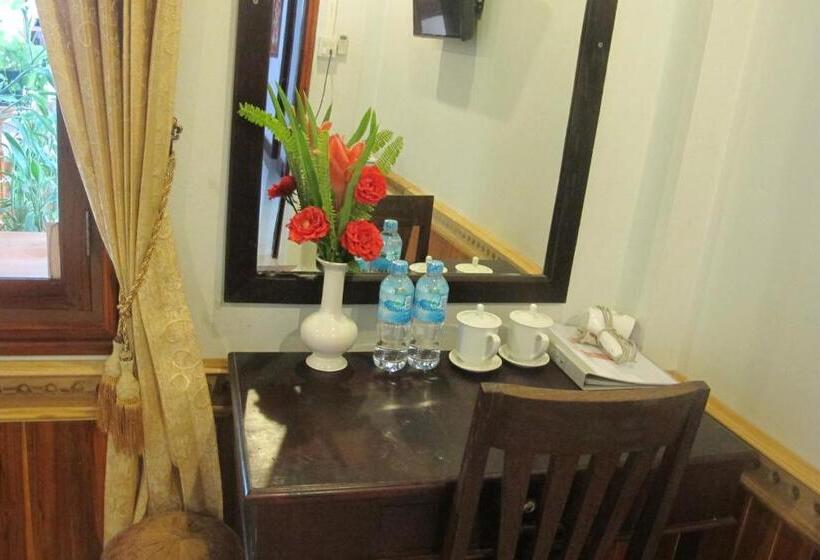 수피리어 룸, Golden Lotus Place