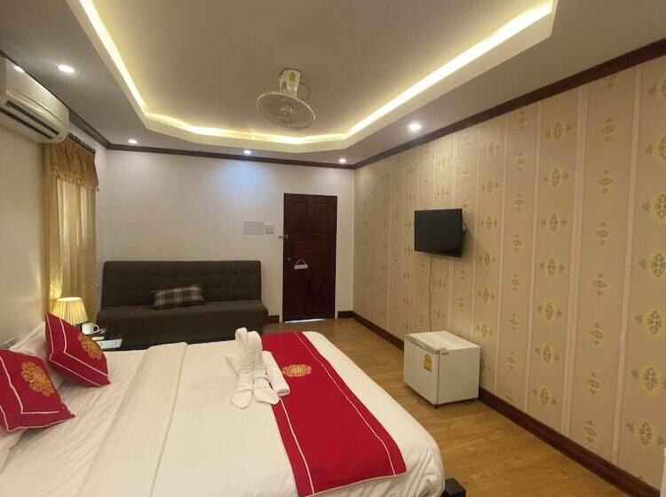 수피리어 룸, Golden Lotus Place