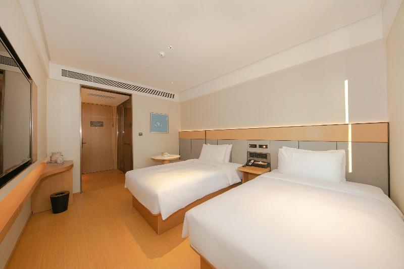 수피리어 룸, Golden Lotus Place