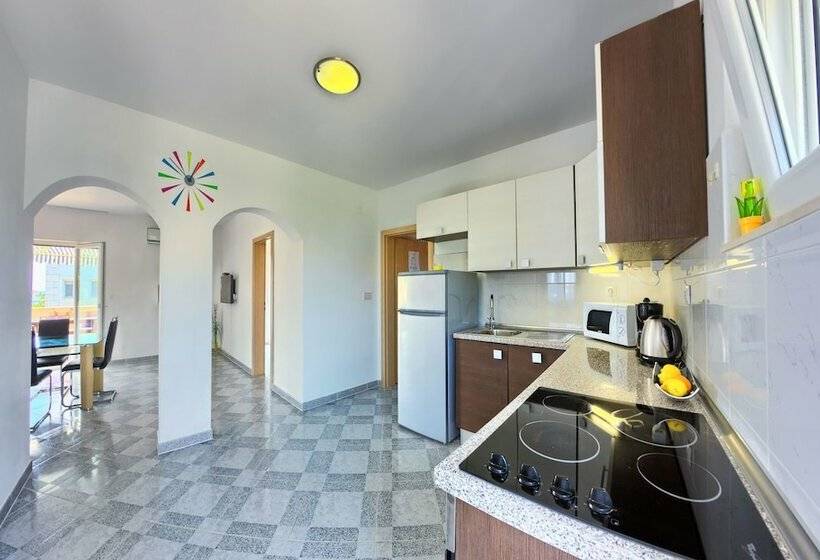 آپارتمان کامفورت 2 خوابه, Apartments Cvita Holiday