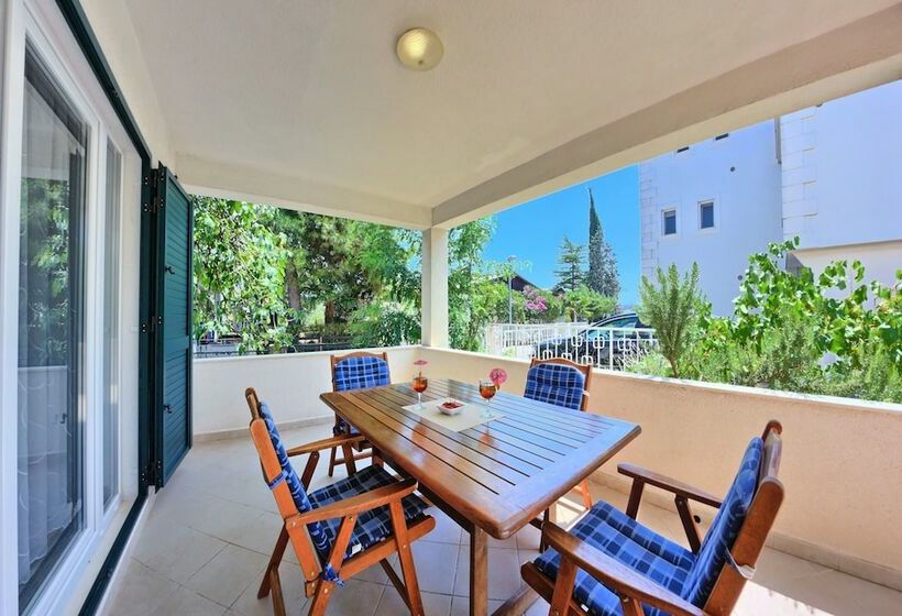 آپارتمان کامفورت 2 خوابه, Apartments Cvita Holiday
