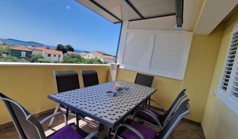 آپارتمان 4 خوابه, Apartments Cvita Holiday