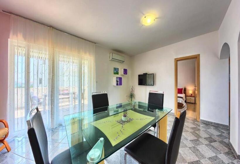 آپارتمان کامفورت 2 خوابه, Apartments Cvita Holiday