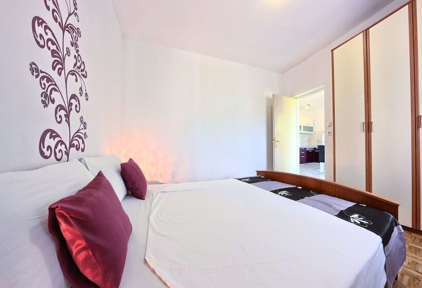 2 Bedroom Apartment Garden View, Apartments Cvita Holiday