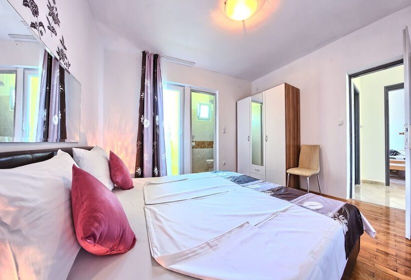 آپارتمان 4 خوابه, Apartments Cvita Holiday